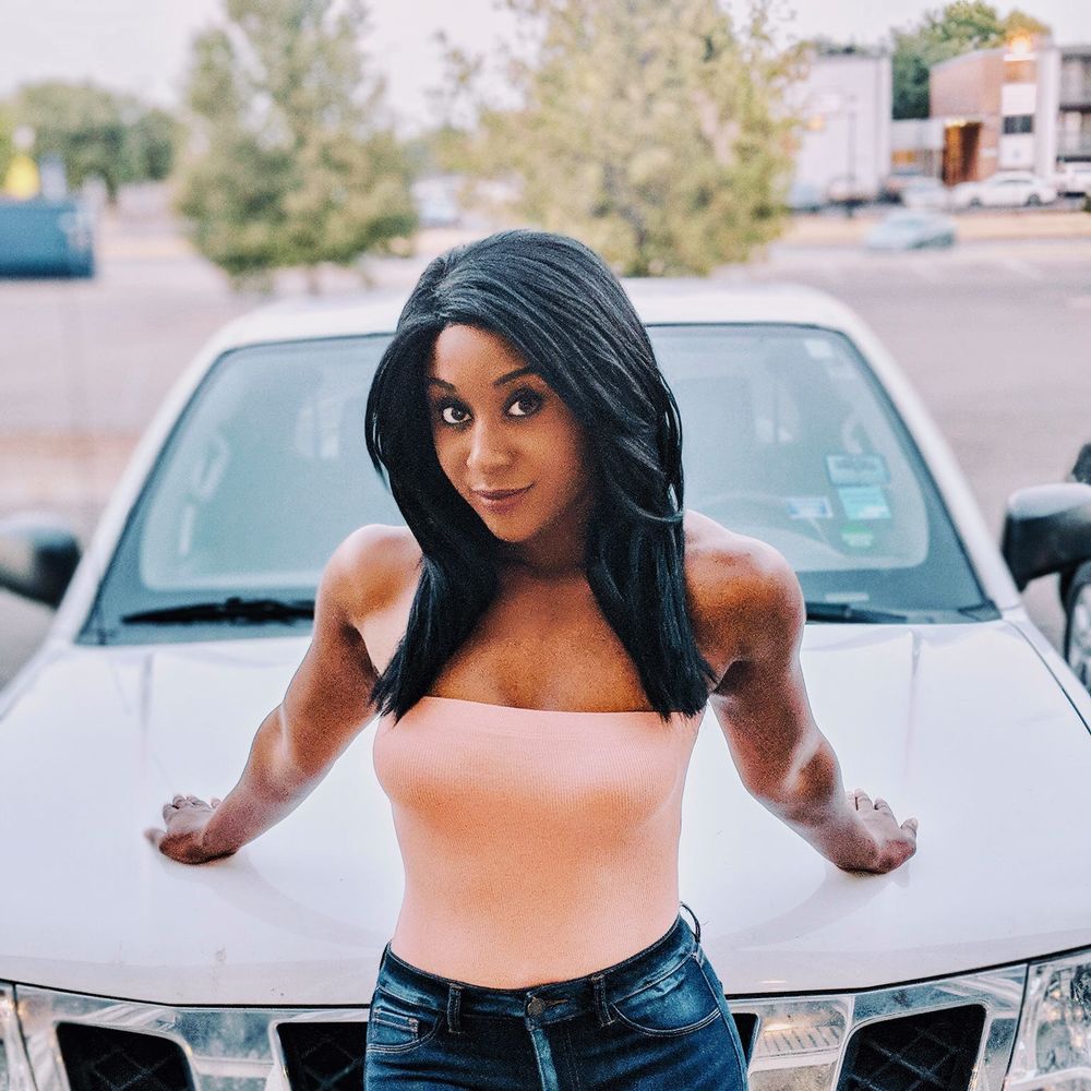 Meet your Posher, Deneysha